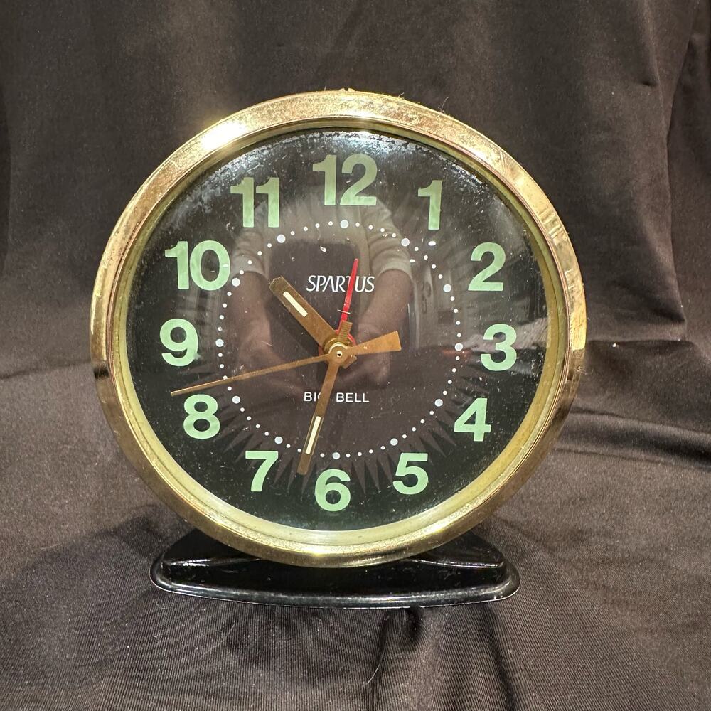 Vintage Spartus Big Bell Winding Alarm Clock Luminous Face Non working
